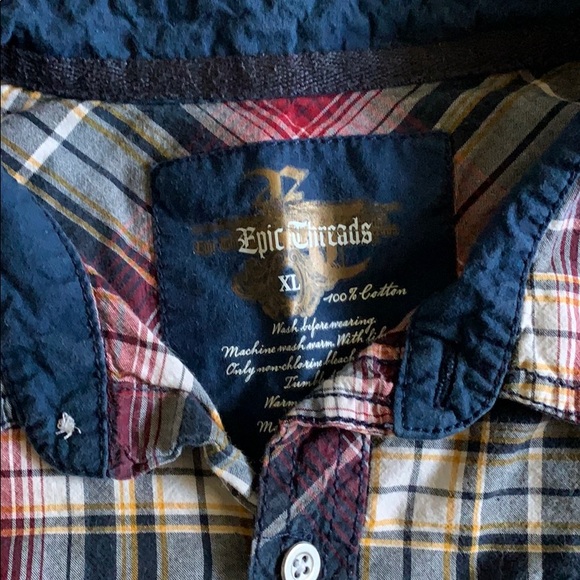 Juniors XL shirt in good condition - Picture 3 of 4